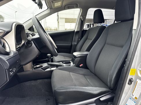 Used 2015 Toyota RAV4 LE image 27