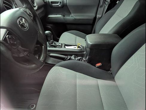 Used 2020 Toyota Tacoma TRD Off-Road image 7