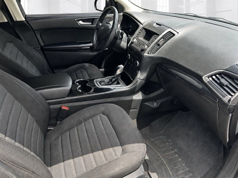 Used 2016 Ford Edge SE AWD/4WD image 9