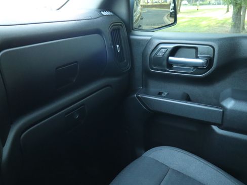 Used 2022 Chevrolet Silverado 1500 Custom w/ Safety Confidence Package AWD/4WD image 39