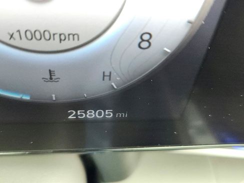 Used 2025 Hyundai Elantra SEL FWD image 30