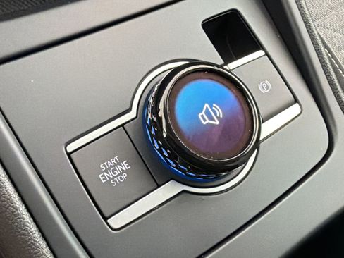 Used 2025 Volkswagen Tiguan S image 17