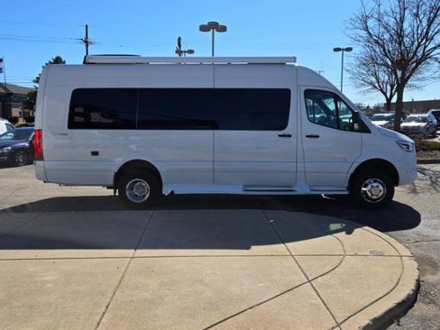 Used 2022 Mercedes-Benz Sprinter 3500 image 4