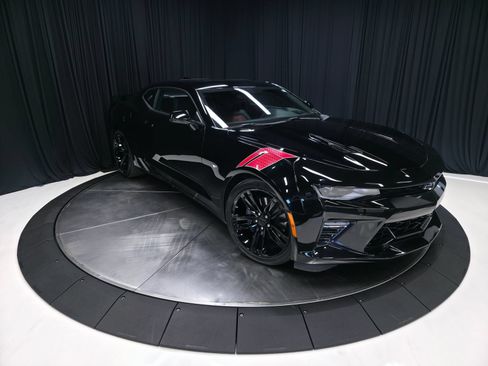 Used 2016 Chevrolet Camaro SS RWD image 55
