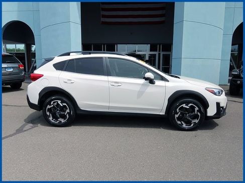 Used 2022 Subaru Crosstrek 2.5i Limited w/ Moonroof Package 2 AWD/4WD image 2