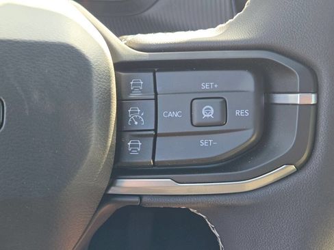 New 2026 Jeep Cherokee Overland w/ Advanced Pro Tech Group AWD/4WD image 31