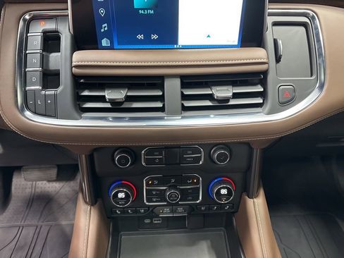 Used 2024 Chevrolet Suburban High Country AWD/4WD image 26