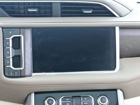 Used 2023 GMC Yukon Denali w/ Advanced Technology Package AWD/4WD image 27