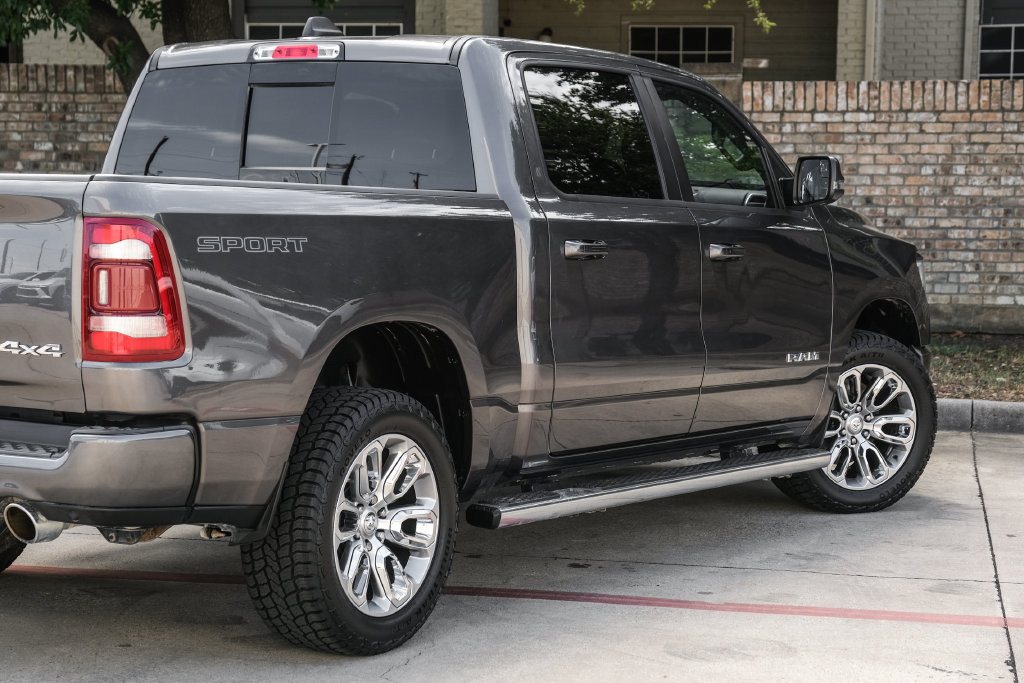 Used 2023 RAM 1500 Laramie AWD/4WD image 17