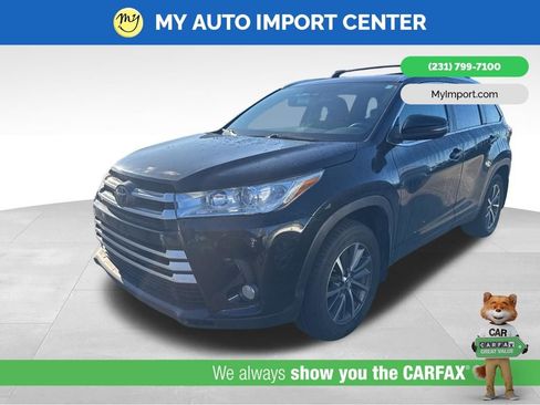 Used 2018 Toyota Highlander XLE AWD/4WD image 3