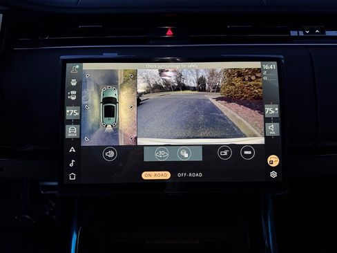 New 2025 Land Rover Range Rover Sport Dynamic SE image 17