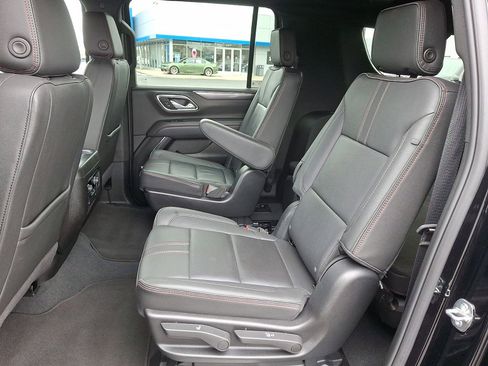 Certified 2024 Chevrolet Suburban RST w/ Luxury Package AWD/4WD image 20