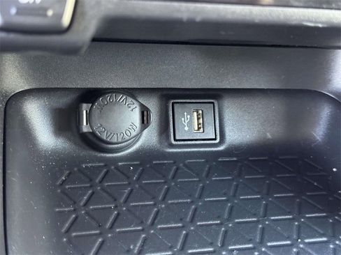 Used 2025 Toyota RAV4 LE image 8