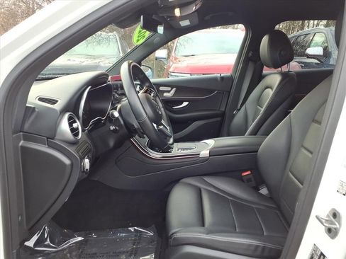 Used 2022 Mercedes-Benz GLC 300 4MATIC image 11