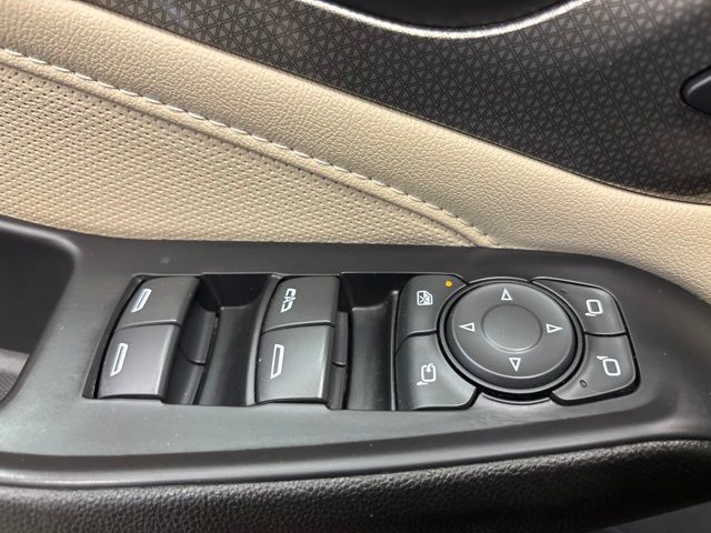 Used 2022 Chevrolet Traverse Premier AWD/4WD image 41