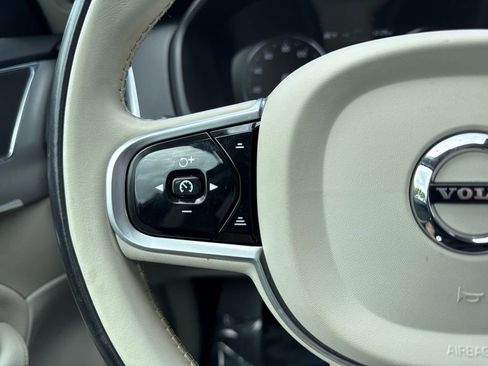 Used 2022 Volvo XC90 T5 Momentum w/ Protection Package Premier image 15