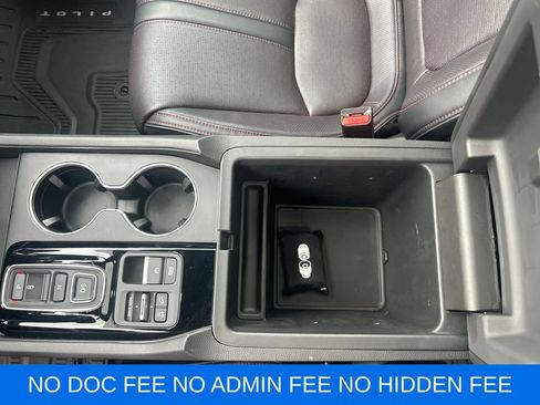 Used 2025 Honda Pilot Black Edition image 29