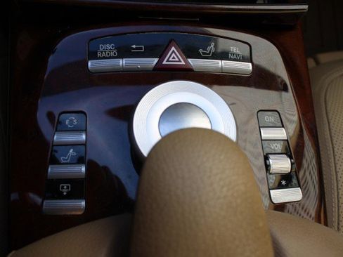 Used 2013 Mercedes-Benz S 550 4MATIC image 44