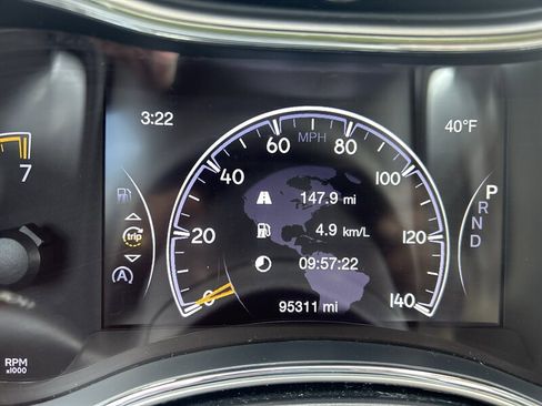 Used 2017 Jeep Grand Cherokee Limited image 16