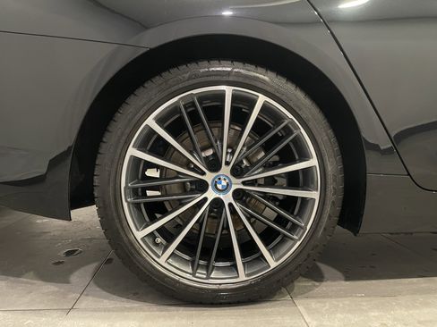 Certified 2023 BMW 530e xDrive w/ Convenience Package image 9