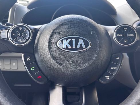 Used 2016 Kia Soul + FWD image 27