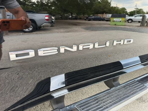 Used 2022 GMC Sierra 2500 Denali w/ Denali Ultimate Package AWD/4WD image 33