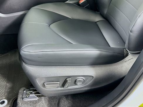 Used 2026 Toyota Highlander XLE image 20