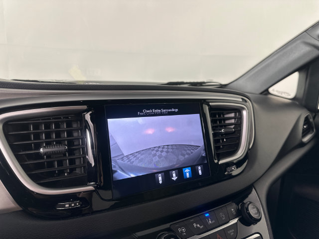 Used 2020 Chrysler Pacifica Touring-L w/ Advanced Safetytec Group AWD/4WD image 10