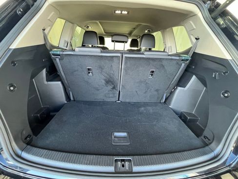 Certified 2025 Volkswagen Atlas SEL Premium R-Line image 29