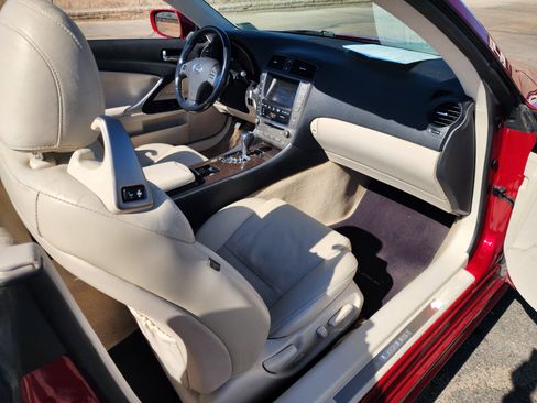 Used 2010 Lexus IS 350C image 14