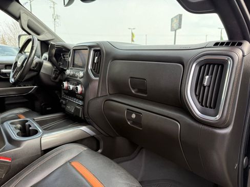 Used 2022 GMC Sierra 2500 AT4 w/ AT4 Preferred Package AWD/4WD image 12