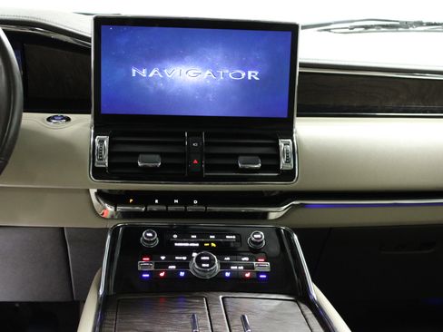 Used 2022 Lincoln Navigator L Reserve w/ Monochromatic Package image 19