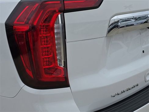 Used 2023 GMC Yukon XL SLT w/ SLT Premium Package image 39