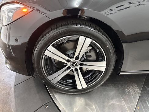 Used 2025 Mercedes-Benz C 300 Sedan image 30