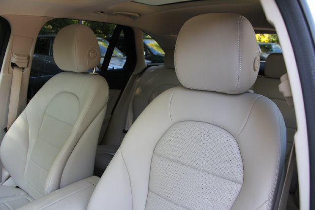 Used 2019 Mercedes-Benz GLC 300 4MATIC image 18