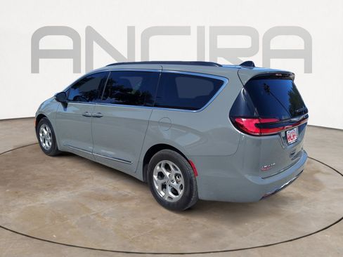 Used 2023 Chrysler Pacifica Limited FWD image 8