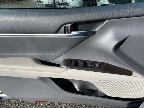 Used 2023 Toyota Camry SE image 16