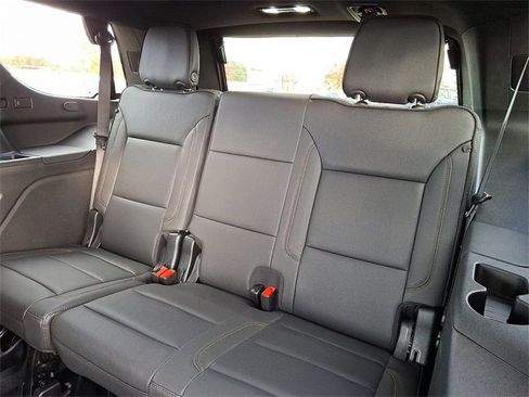 Used 2025 Chevrolet Tahoe High Country image 9