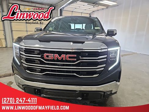 Used 2024 GMC Sierra 1500 SLT w/ SLT Premium Plus Package AWD/4WD image 3
