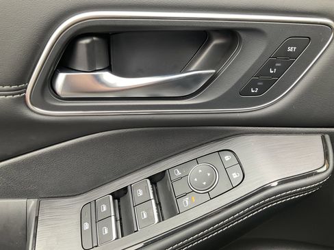 Used 2026 Nissan Rogue Platinum w/ Platinum Premium Package image 33