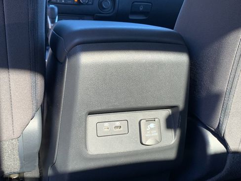 Used 2024 Nissan Frontier SV w/ SV Convenience Package image 23