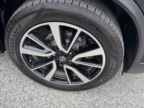 Used 2020 Nissan Rogue SL w/ Premium Package AWD/4WD image 13