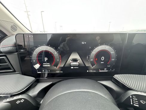 New 2025 Nissan Kicks SR image 15