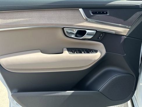 New 2026 Volvo XC90 B6 Plus image 13