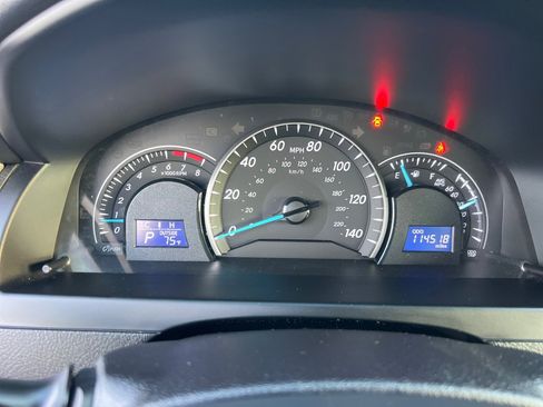 Used 2014 Toyota Camry LE FWD image 28