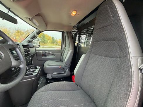 Used 2024 GMC Savana 2500 w/ Driver Convenience Package image 11
