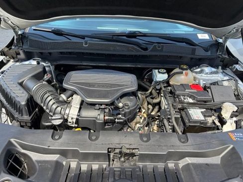 Used 2019 Chevrolet Blazer Premier w/ Driver Confidence II Package FWD image 11
