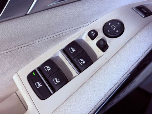 Used 2019 BMW X5 xDrive50i w/ M Sport Package image 22