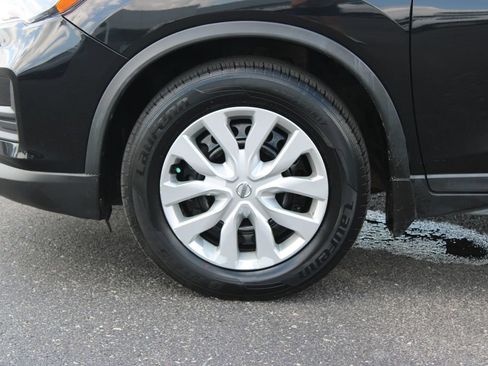 Used 2017 Nissan Rogue S FWD image 19