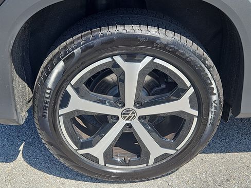 Used 2026 Volkswagen Tiguan SE AWD/4WD image 10